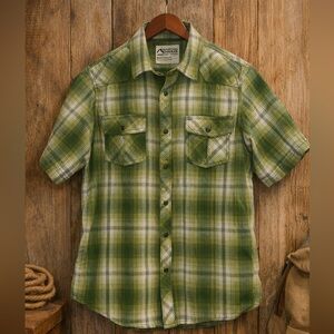 Mountain Khakis Green Plaid Short Sleeve Snap Front Shirt Men’s M
